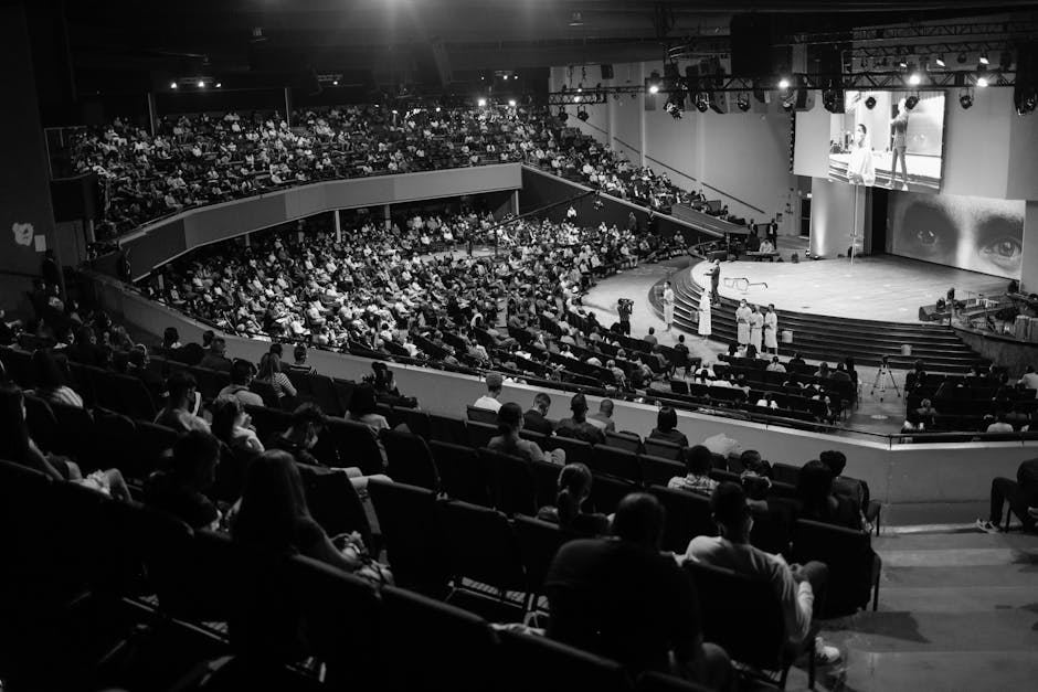 Huge conference crowd whose connections are shaped by the event registration data collected upfront